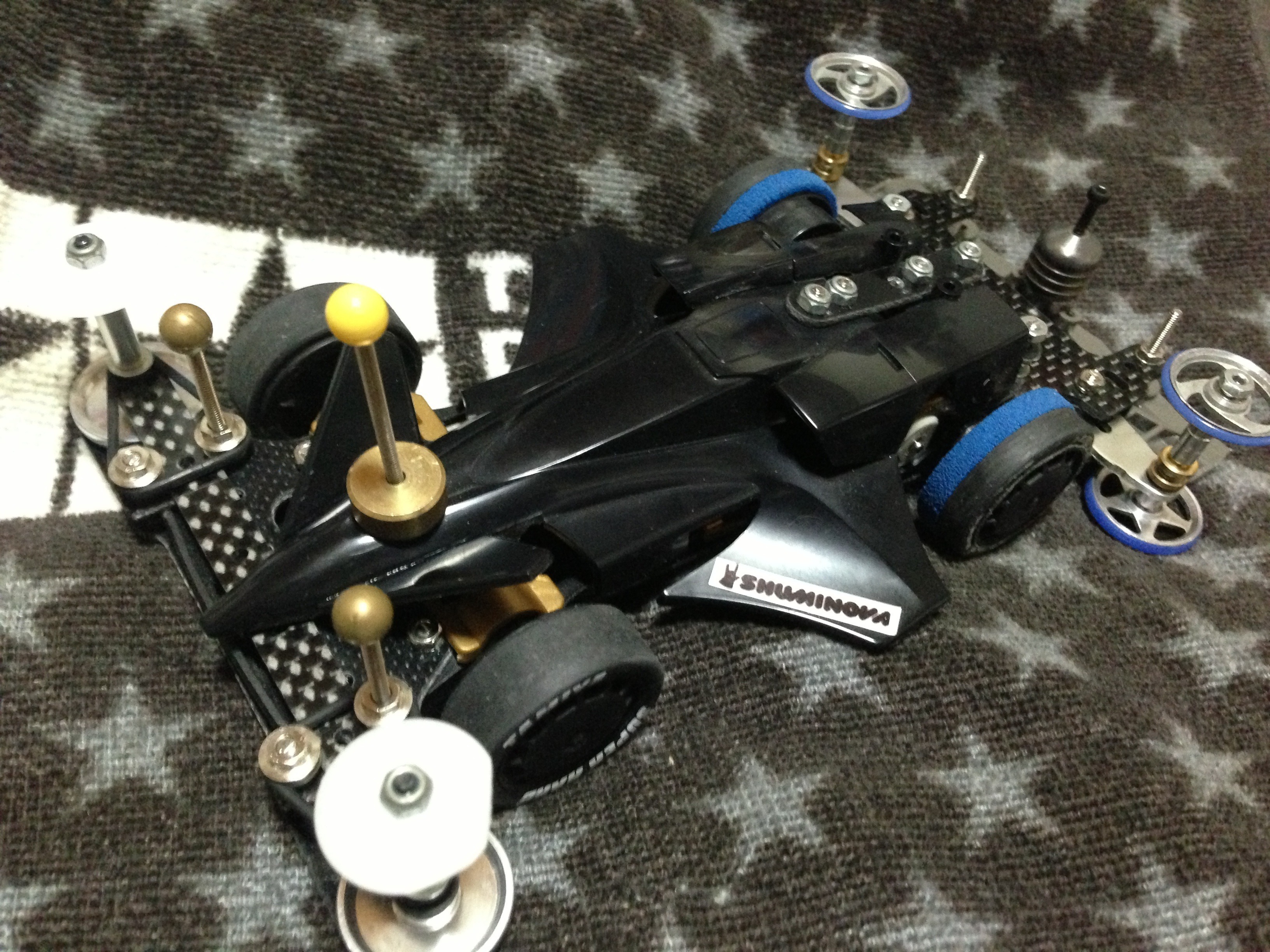 ボデーはリブさえちゃんと通ってれば構造材にできるよね