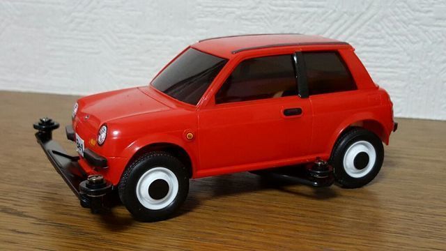 HΛЯUのニッサンBe-1レッドバージョン