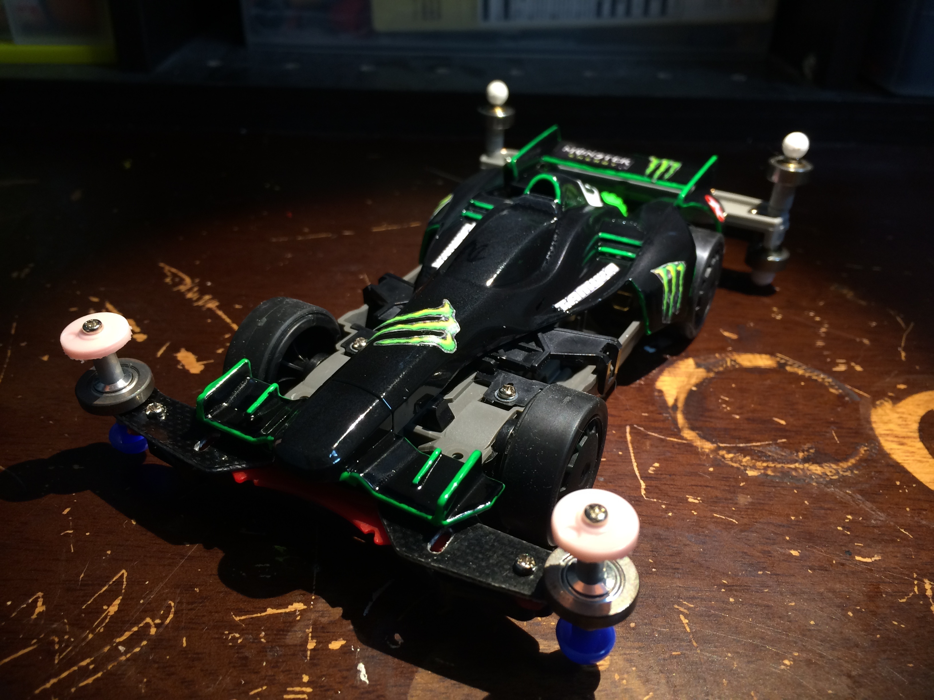 フレイムアスチュートモンスターエナジー